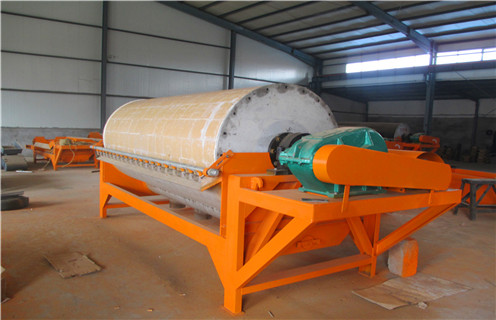 小型磁選機(jī)，小型電磁磁選機(jī)價格多少，哪些因素影響小型電磁磁選機(jī)廠家報價_輥式小型電磁磁選機(jī)價格多少，哪些因素影響小型電磁磁選機(jī)廠家報價_磁塊如何排列