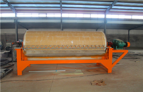 小型磁選機(jī)，小型電磁磁選機(jī)價格多少，哪些因素影響小型電磁磁選機(jī)廠家報價_輥式小型電磁磁選機(jī)價格多少，哪些因素影響小型電磁磁選機(jī)廠家報價_磁塊如何排列